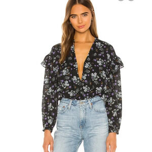 Cupcakes & Cashmere Delia floral ruffle top